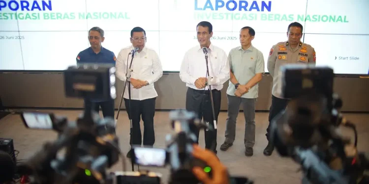 Ratusan Produsen Beras Bermasalah Dilaporkan ke Kapolri dan Jaksa Agung