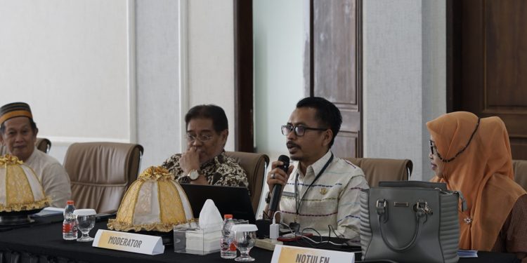 Meretas Jejak Pahlawan dan Bahasa Ibu: Polewali Mandar Gelar FGD Calon Pahlawan Nasional Ammana Wewang