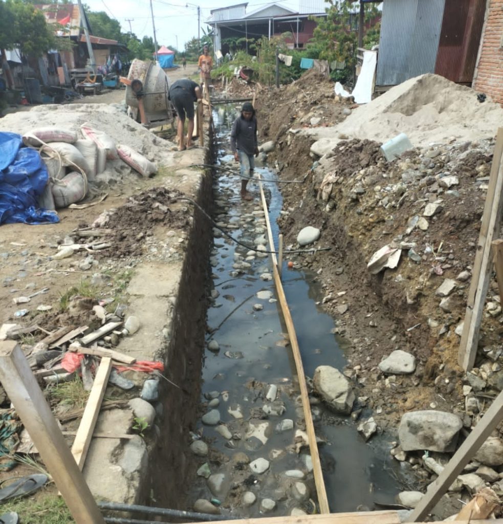 L-KONTAK: Proyek Jalan dan Drainase Kelurahan Salotellue Tidak Melalui Studi Kelayakan