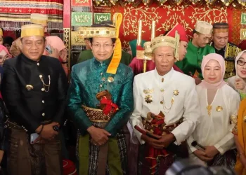 Menag Nasaruddin Umar Terima Gelar Adat Kedatuan Luwu