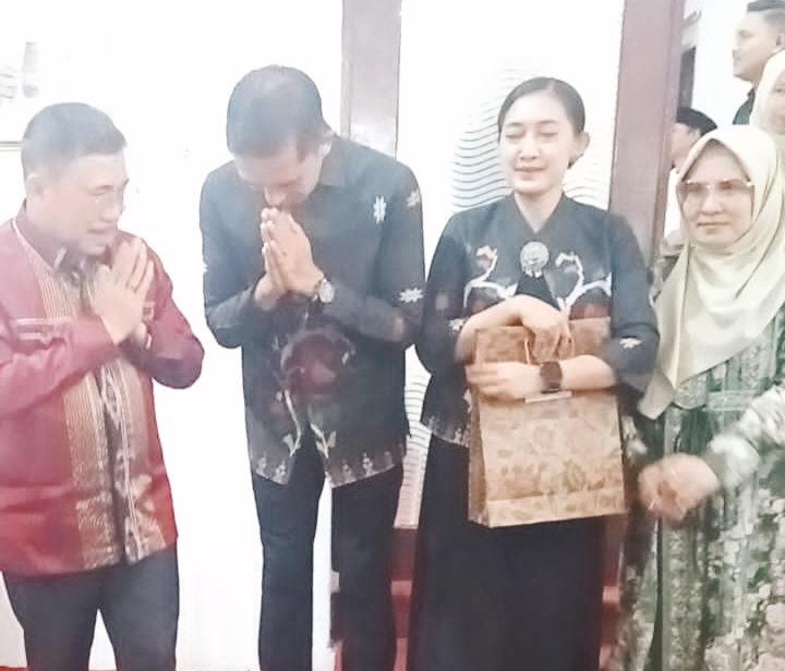 Momen Khidmat di Pendopo: Letkol CZI I Made Bagus Asmara Putra Serahkan Tongkat Komando Kodim 1401/Majene