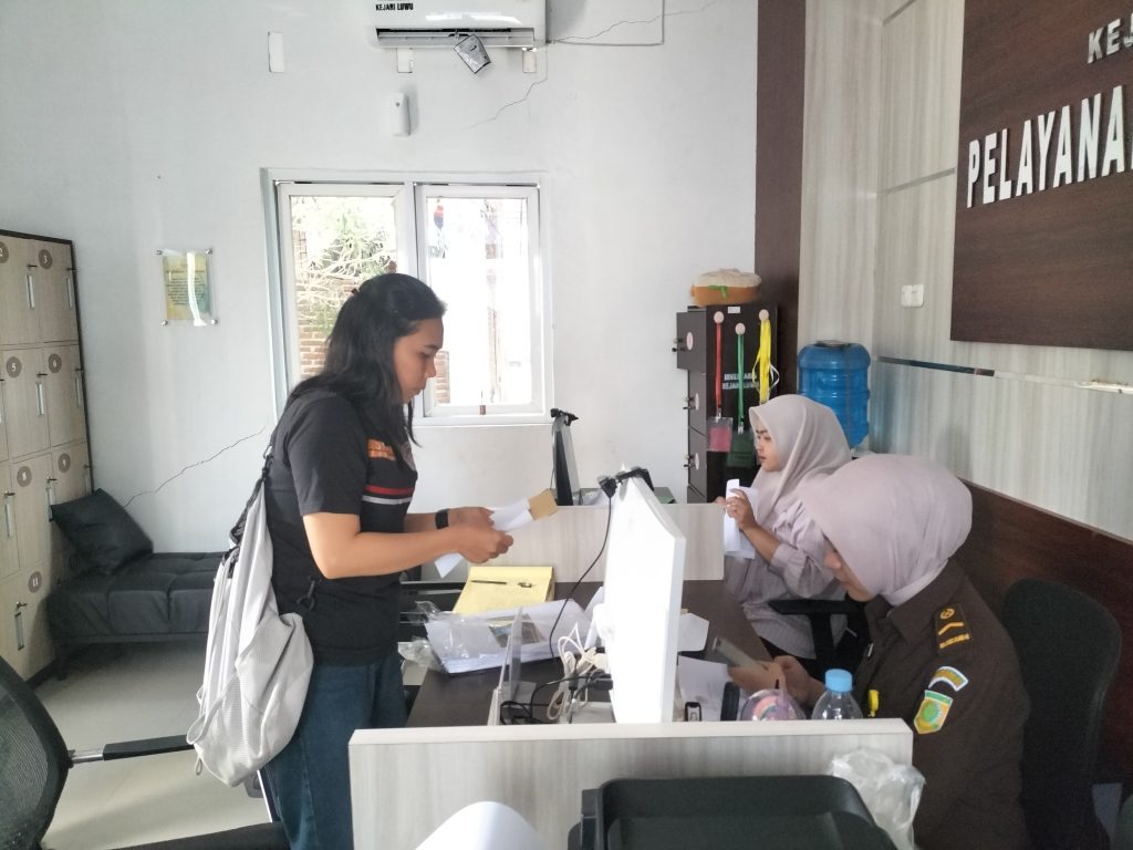 L-KONTAK Laporkan Dugaan Korupsi Revitalisasi SMPN 1 Ulusalu Luwu, Kerugian Rp900 Juta