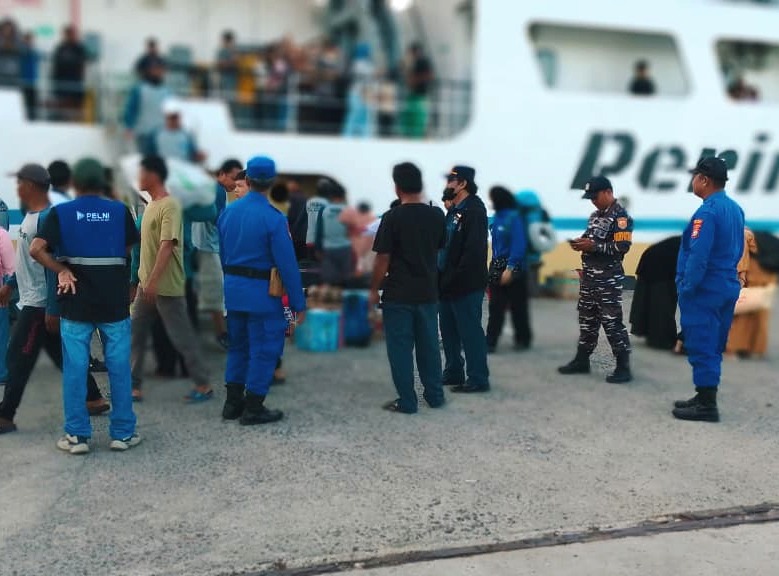 Sat Polair Polres Majene Kawal Pemberangkatan KM Sabuk Nusantara 93, 308 Penumpang Berlayar Aman dari Passarang