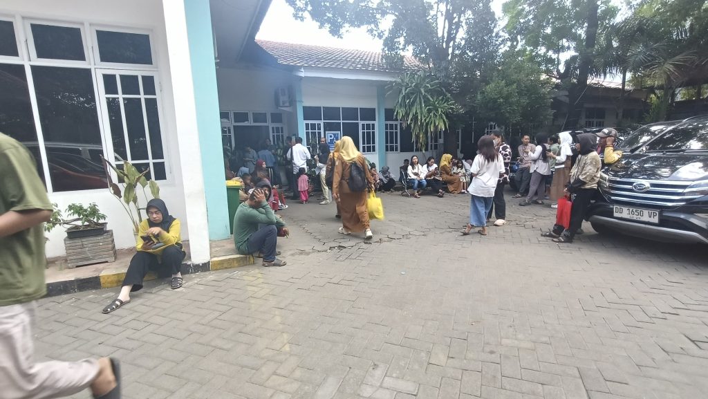 Datangi Kantor Disdik, Ratusan Orangtua Minta Solusi atas Permasalahan Pendaftaran SPMB 2026