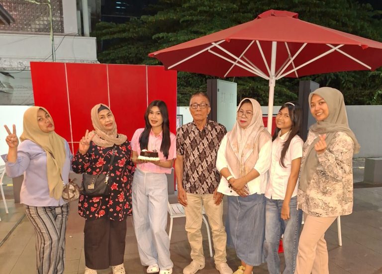 Ulang Tahun ke-18 Naila Najdah: Kehadiran serta Doa Kedua Orang Tua Jadi Kado Terindah