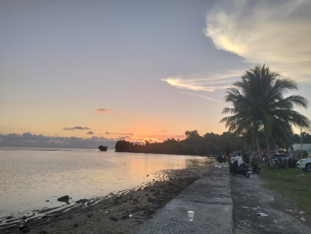 Senja Memukau di Pantai Cinoki, Pesona Alam Pasangkayu yang Selalu Dirindukan