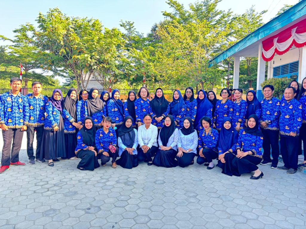 Kepsek SDN 5 Birobuli: Kami Bertekad Cetak Lulusan Berkualitas dan Berkarakter Kepala sekolah bersama guru dan tenaga kependidikan SDN 5 Birobuli yang berjumlah 39 orang usai mengikuti kegiatan pendidikan
