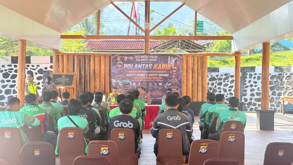 Sambut HUT RI ke-81, Polda Sulbar Latih Pengemudi Ojol dan Opang Berkendara Aman serta Kendalikan Emosi di Jalan
