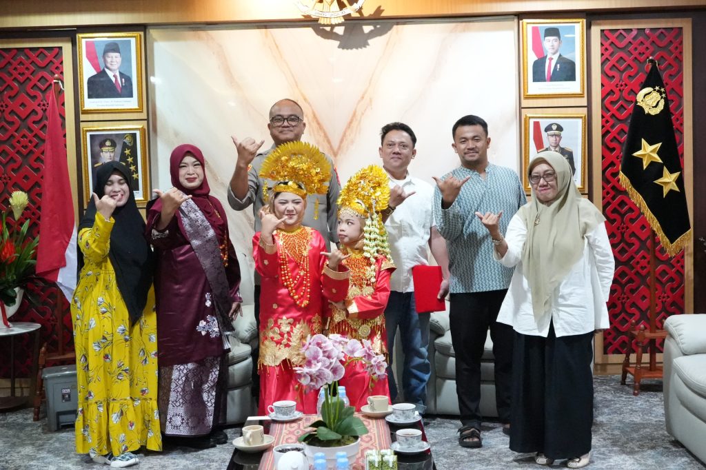 Silaturahmi Hangat Kapolda Sulbar dan Ikatan Keluarga Minang, Komitmen Bersama Wujudkan Sulbar Aman dan Kondusif