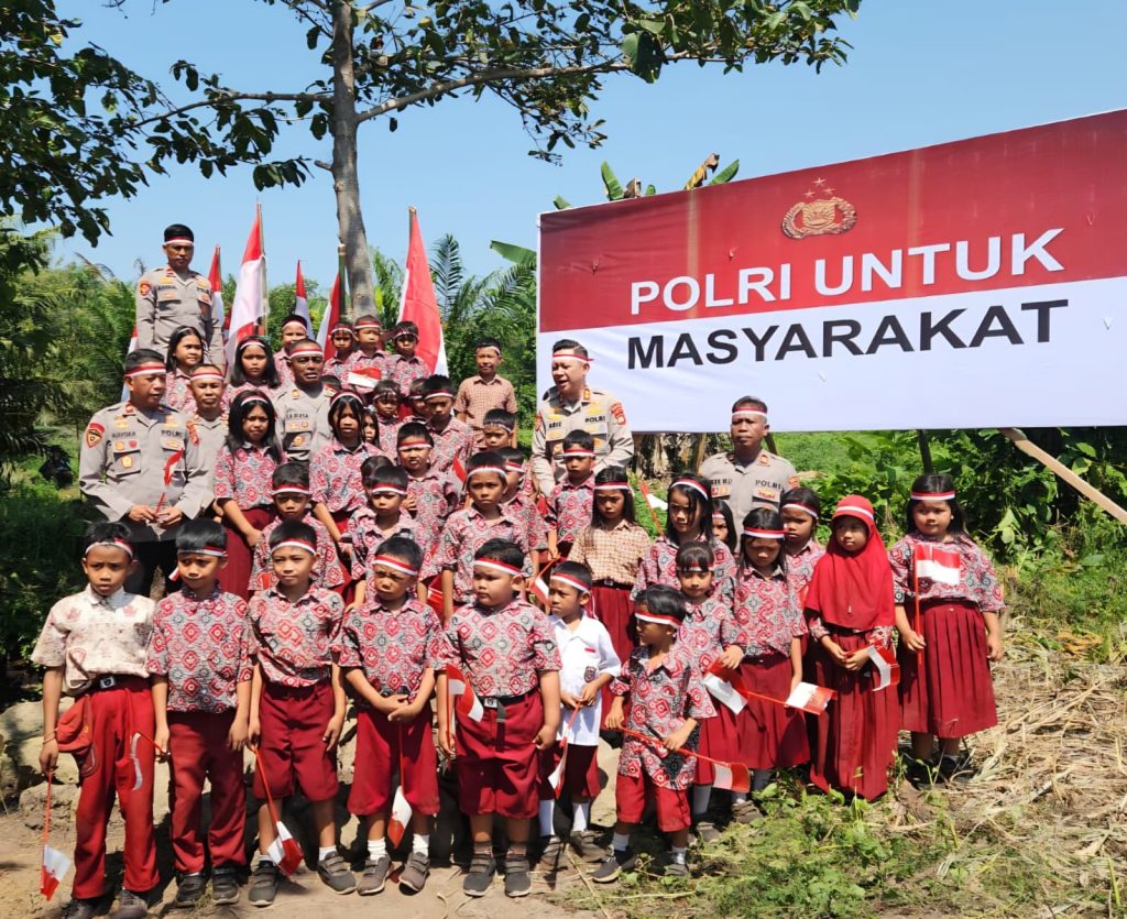 Harapan Baru Anak-anak Sikamase Hadirnya Jembatan Merah Putih Menuju Sekolah