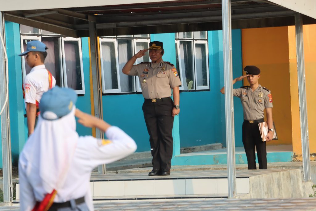 Bukan Sekadar Upacara, Wakapolres Beri Motivasi Tak Terduga di SMA
